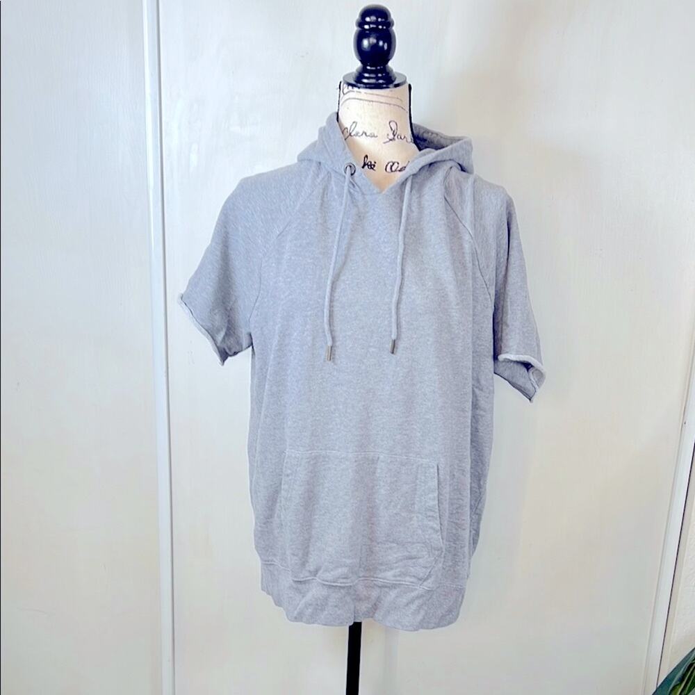 Aeropostale Men’s Gray Short Sleeve Hoodie size Medium